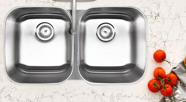 MSI Undermount Stainless Steel 32 1/4 in  x  18 1/2 in Double Bowl